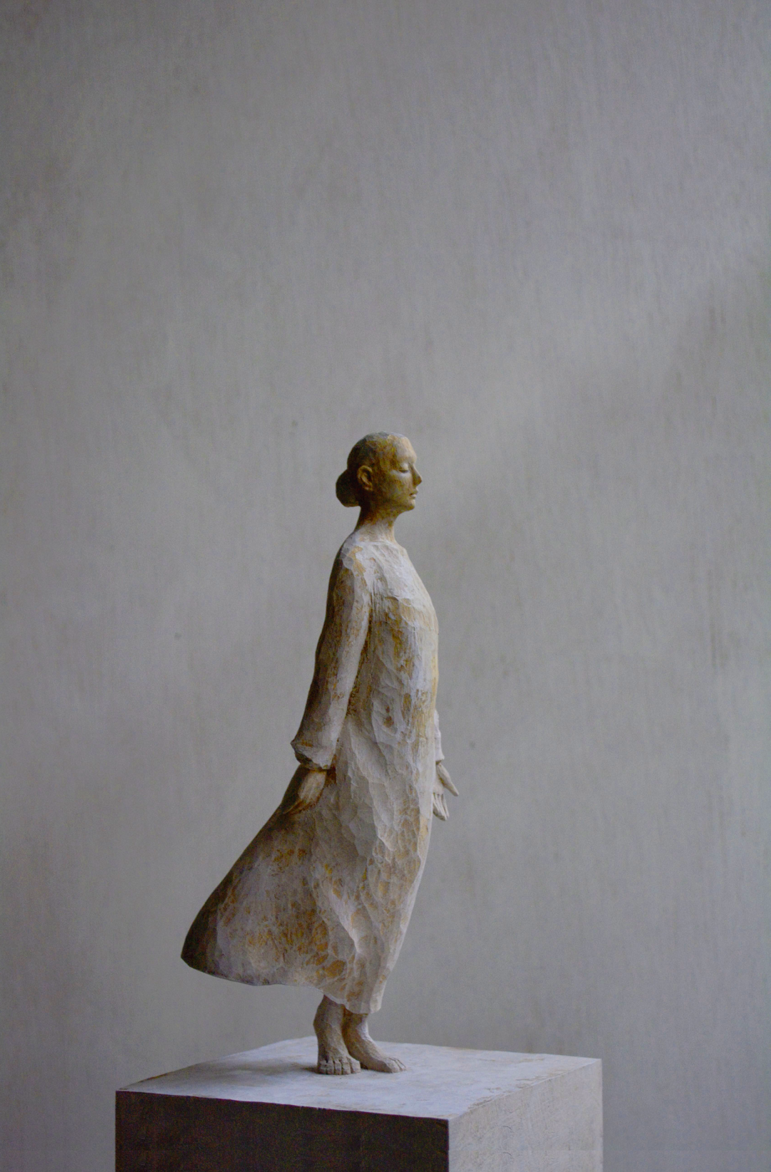 女性雕塑柔美图片