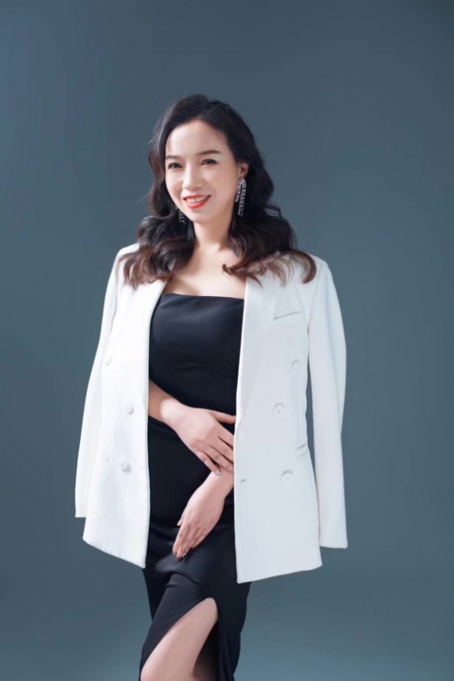 明明老师,真妍国际纹绣师名师.