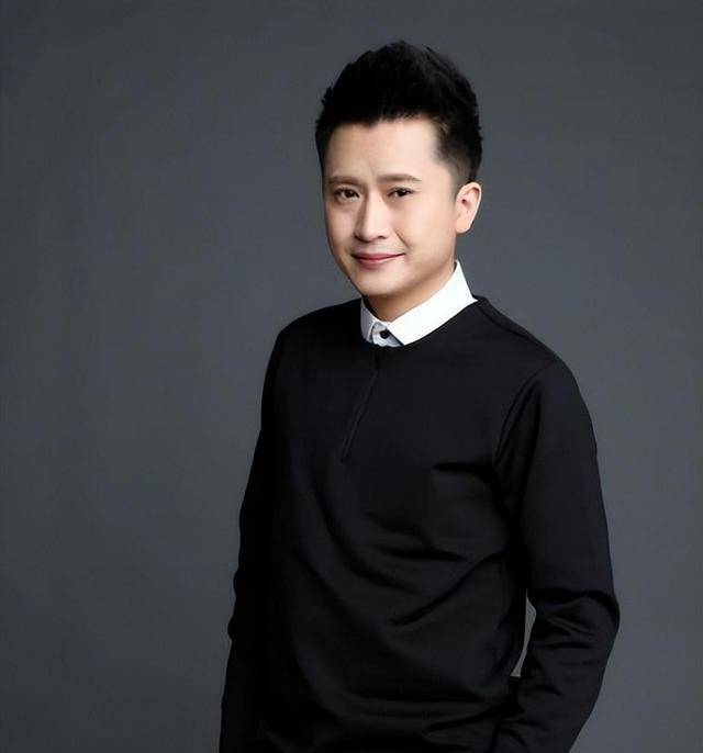 主持人杨帆:娶平凡妻子李松奇,生下两个女儿,日子过得有滋有味_生活