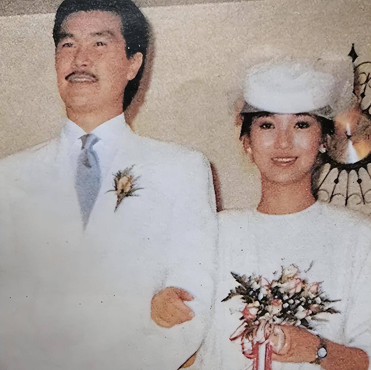 1985年二婚嫁给同行,1987年生下儿子黄恺杰,也是在这开始,赵雅芝心甘