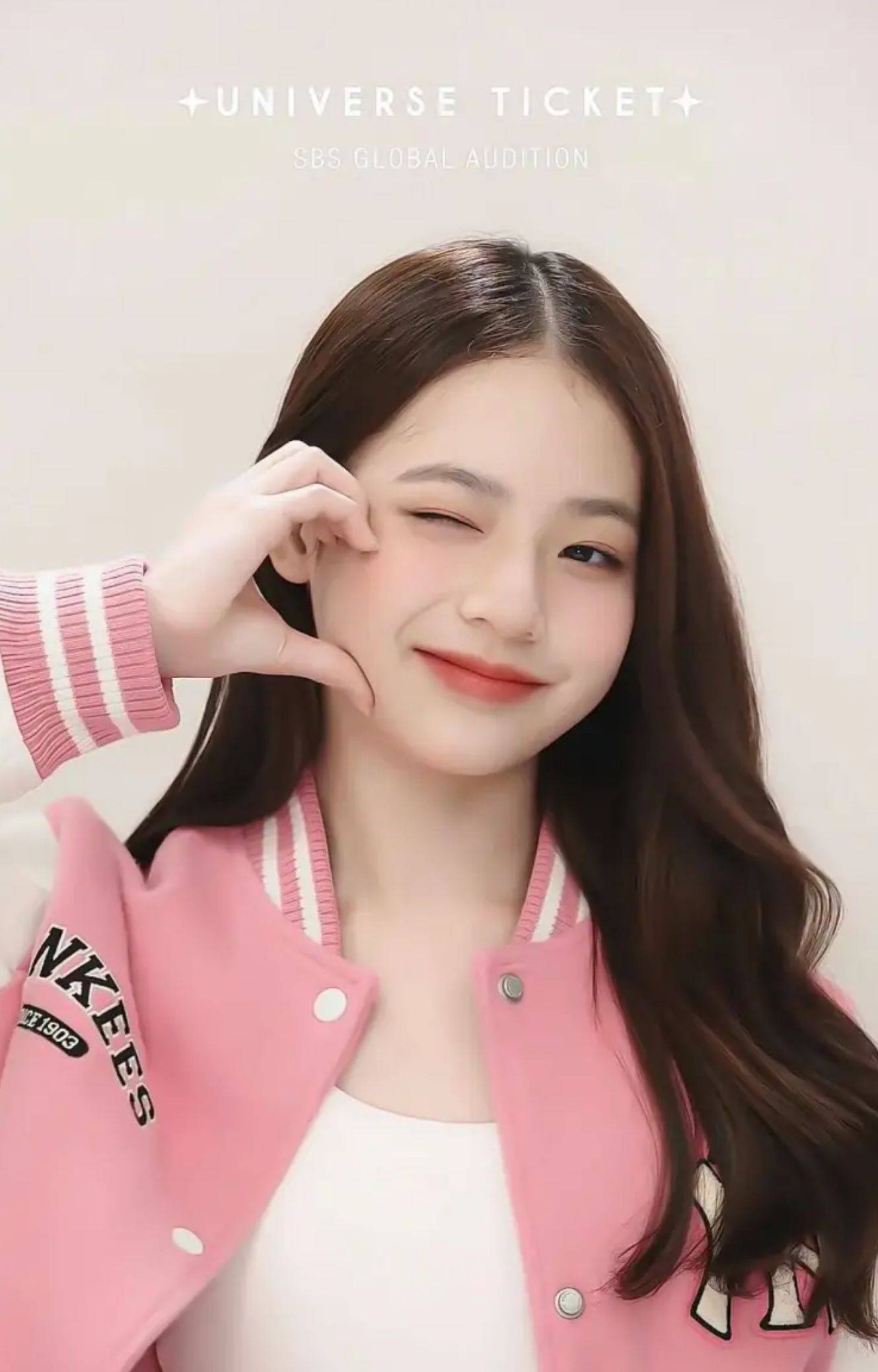 11年出生爱豆太可爱 黑长直搭配嘟嘟唇星味满满_林书媛_实力_年纪