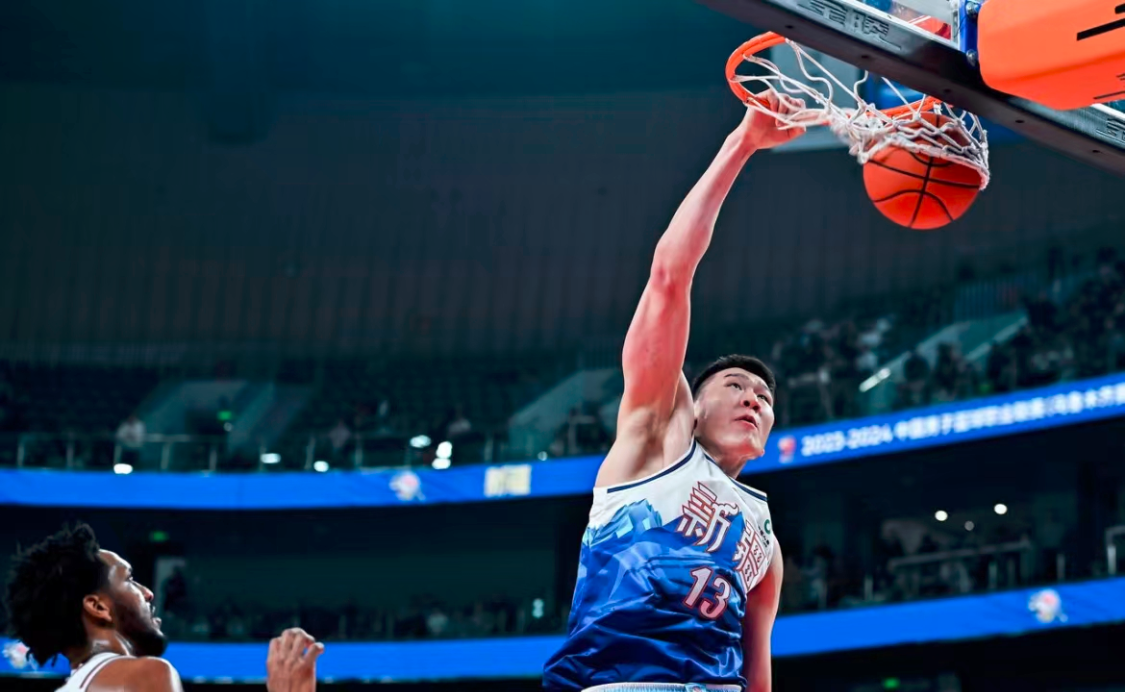 上季总决赛球队32分,新疆淘到一个23岁的韩德君_李炎哲_广州队_赛季