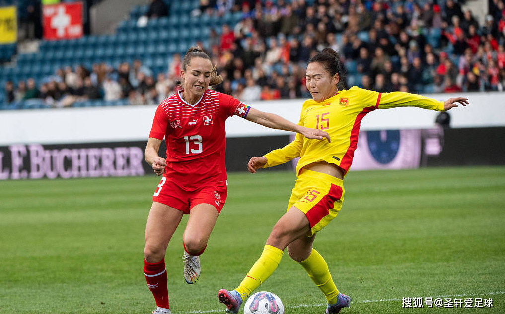 曾得到过中国女足时任主帅贾秀全的器重,不过遗憾的是,由于当时唐佳丽