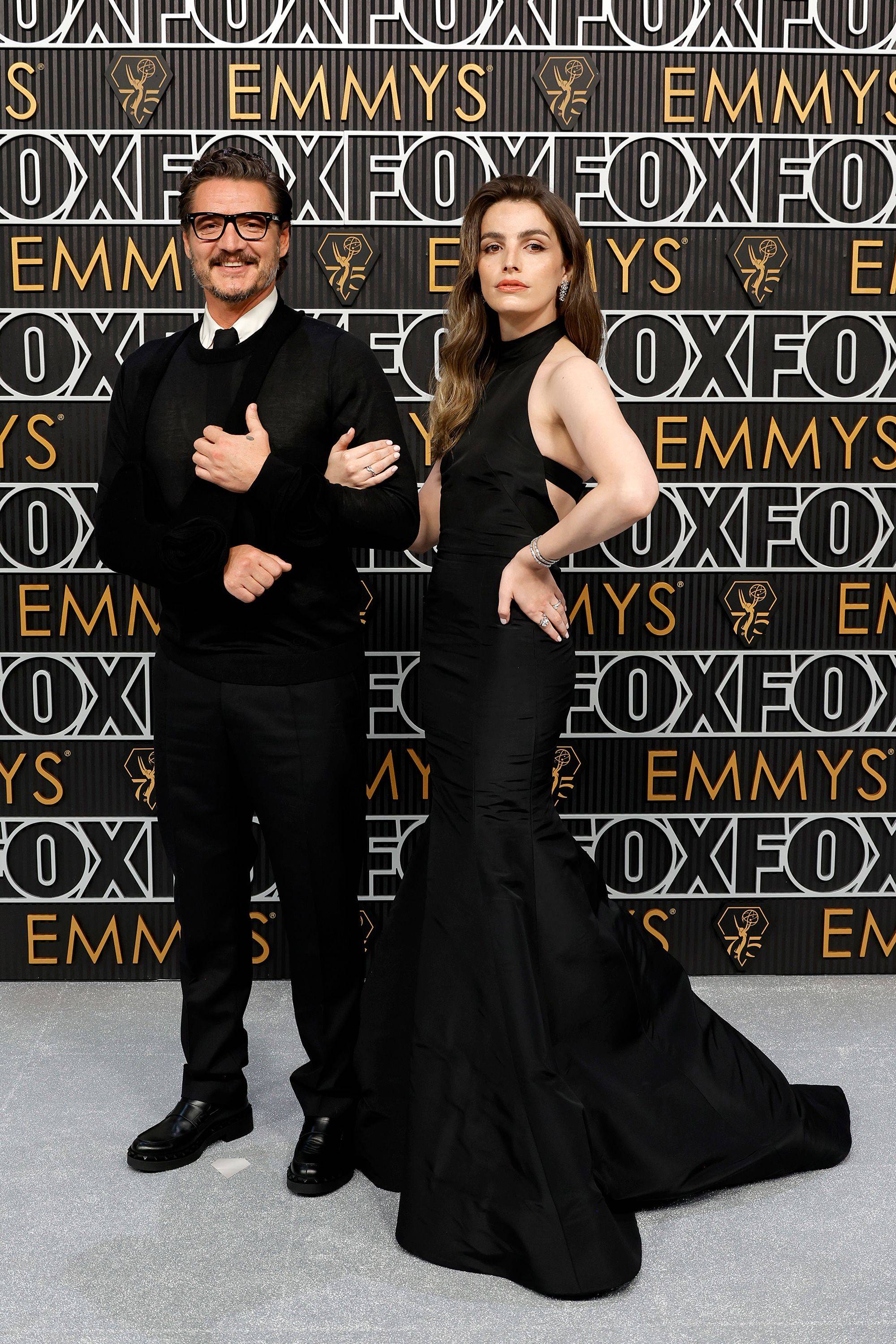 佩德罗·帕斯卡(pedro pascal)和他的妹妹,智利演员勒克斯·帕斯卡