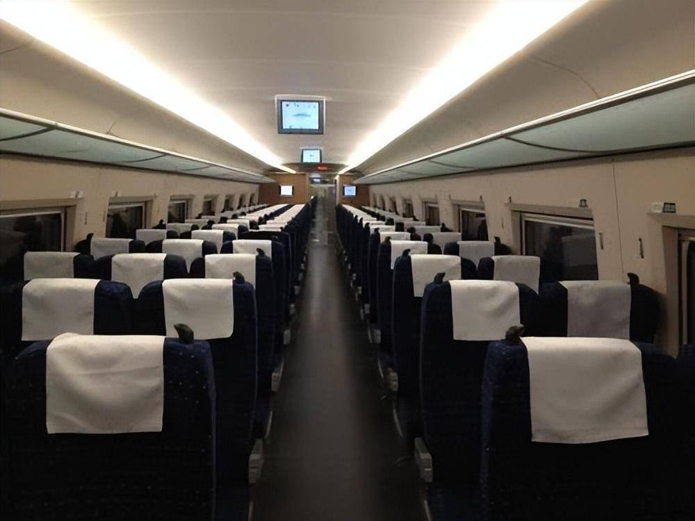 高铁为什么晚上不发车,早晨的第一趟还跑空车?不会造成浪费吗?