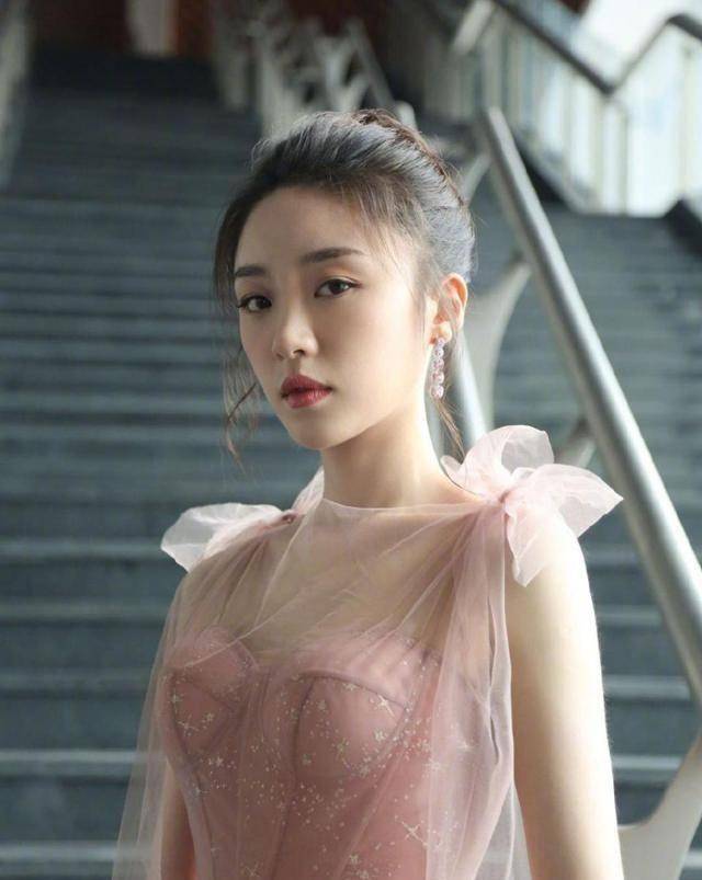 张月是女团出道,凭借"绿茶"角色爆火,如今她怎么样了?_林有_观众_剧中