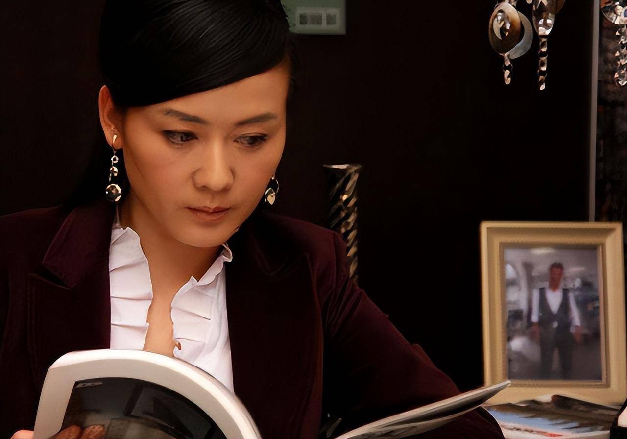 李琳:被前夫一巴掌扇到离婚,二婚嫁世界冠军,如今生活幸福滋润_王小列