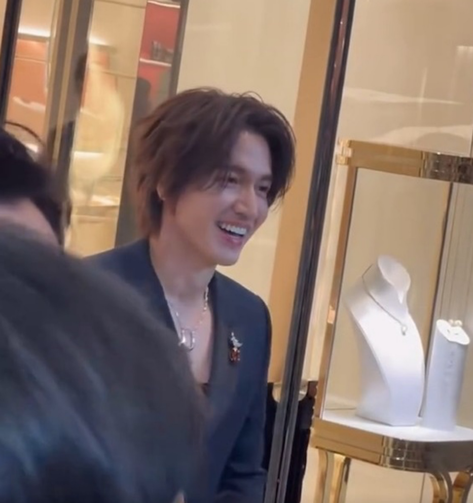 言承旭现身杭州生图 震惊网民状态零瑕疵多角度近镜引发赞叹_活动