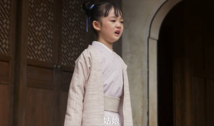 拍摄《知否》的时候,何昕芮才6岁,是所有小演员中年纪最小的,可演技却