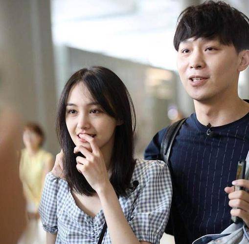 两人分手的主要原因是因为张恒出轨(在被抓到时疯狂挣扎不愿承认),但