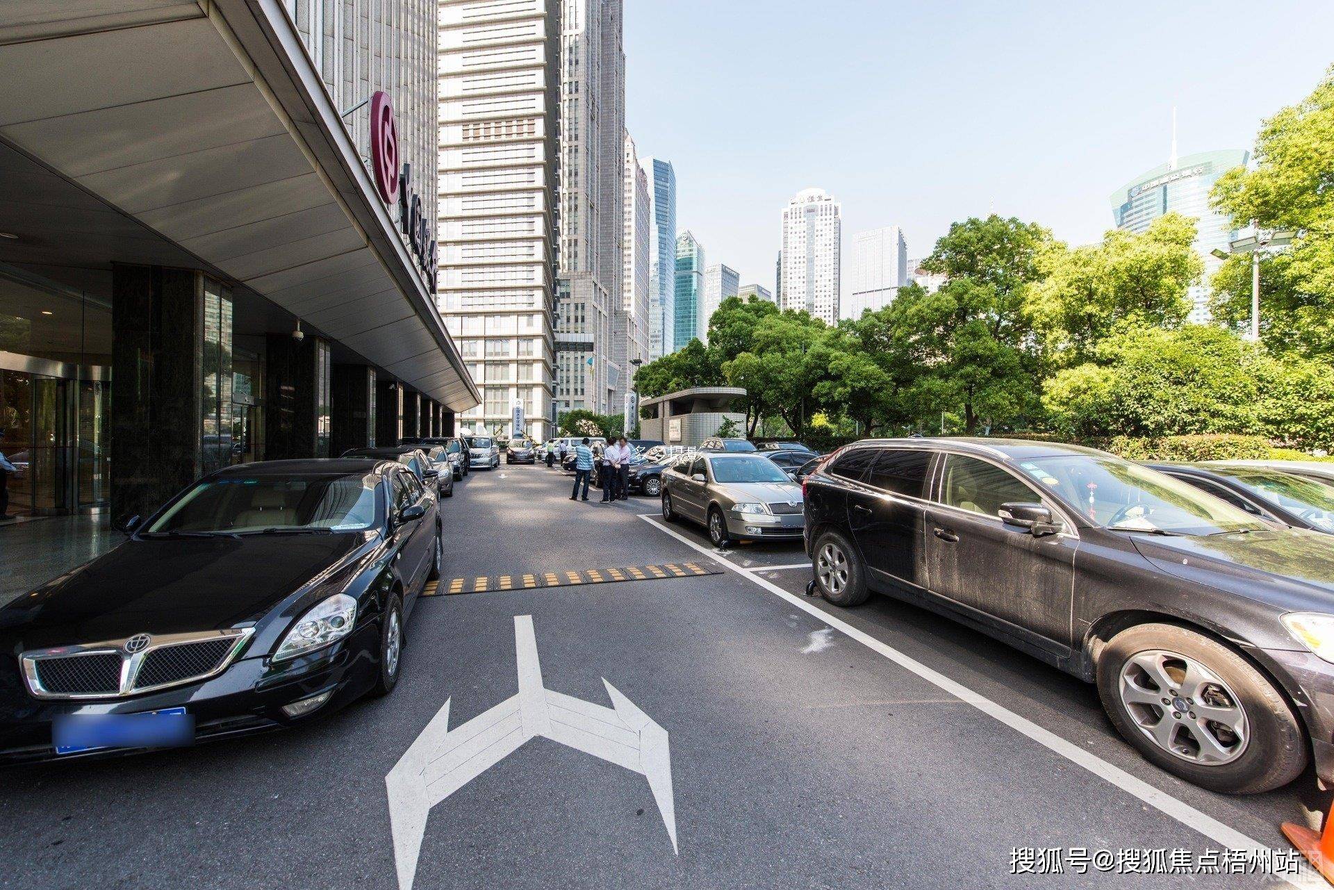 大厦名称:中银大厦(国企楼盘),竣工日期:2000年,地理位置:银城中路200