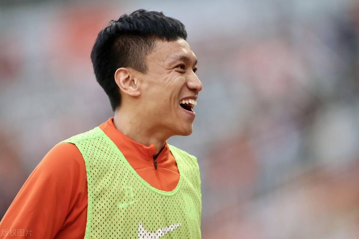 在这种情况下,张弛和宋龙同样身为高龄球员,被泰山