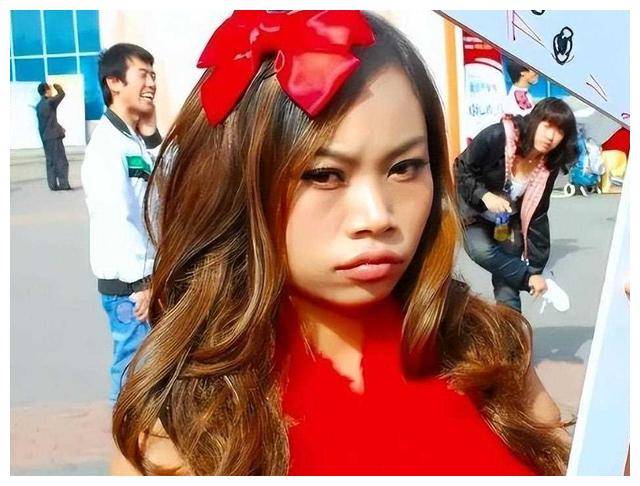 39岁凤姐近况被曝,身体发福眼神无光,网友:她在美国年薪百万