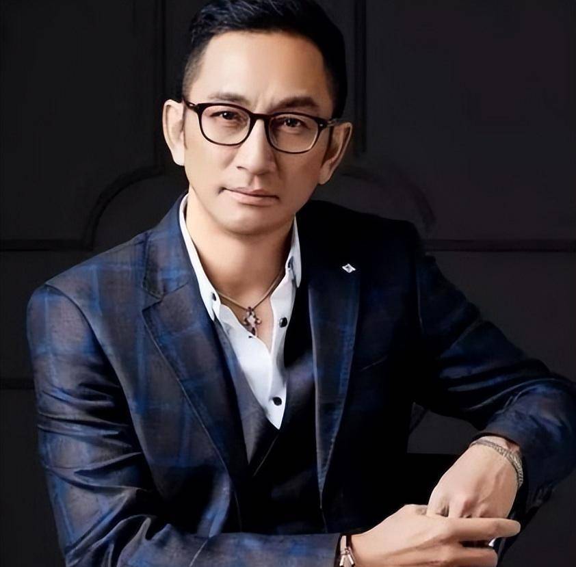 一场聚会,彻底戳穿了吴启华的"江湖地位",人品好就是不一样