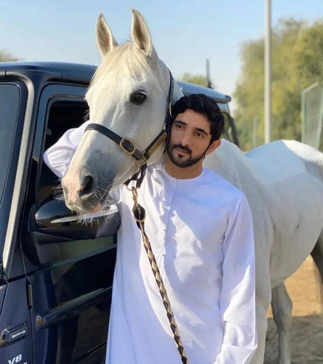 迪拜王储比卡塔尔国王帅,还痴情,只娶表妹一个人,生一对龙凤胎_拉希德