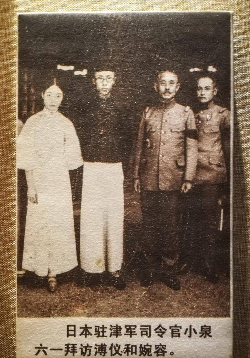 末代皇帝溥仪,第一次男女同桌,是谁教溥仪吃西餐的?_评论_支持_关注点