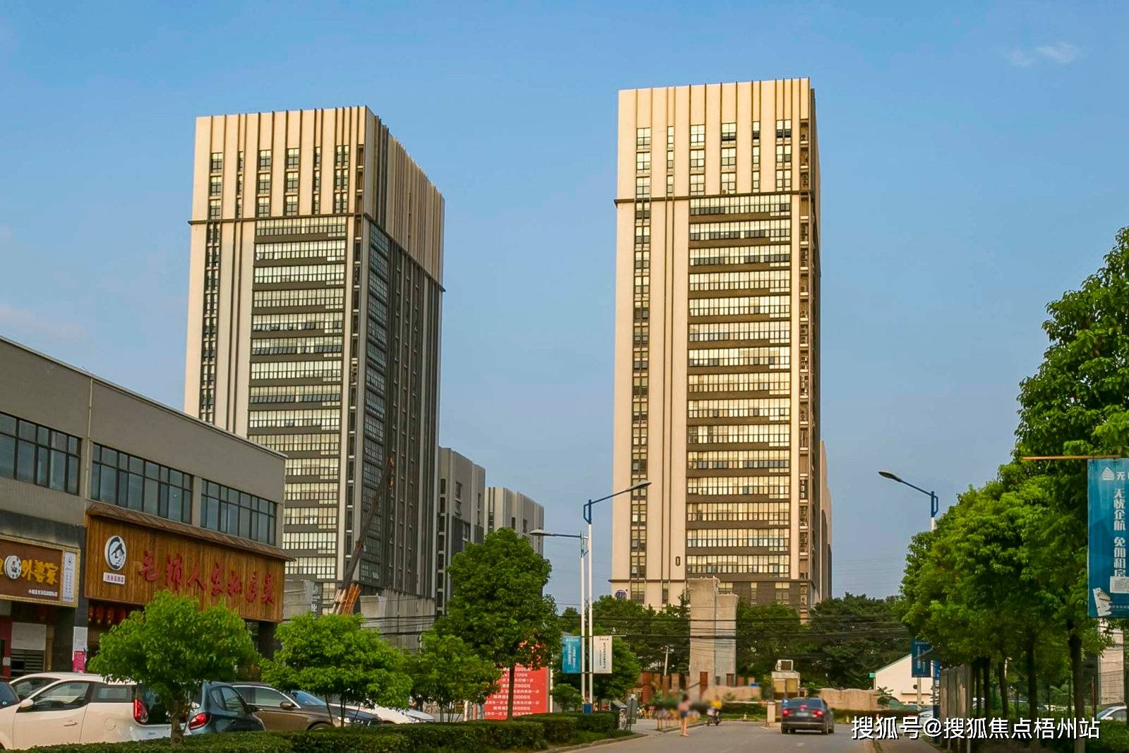 武汉光谷总部国际联合办公 租1-20人工位 精装修 交通便利 可注册