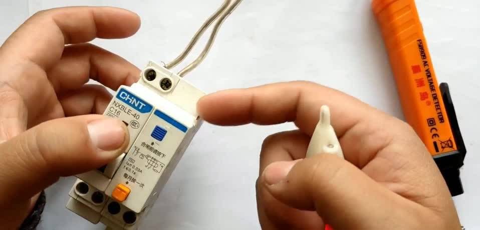 低压电工证过期后果与影响_证件_职业_发展