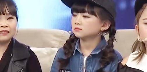 2019年,成都"最美"袖珍女结婚,32岁模样像10岁,如今过得怎样_杨萍