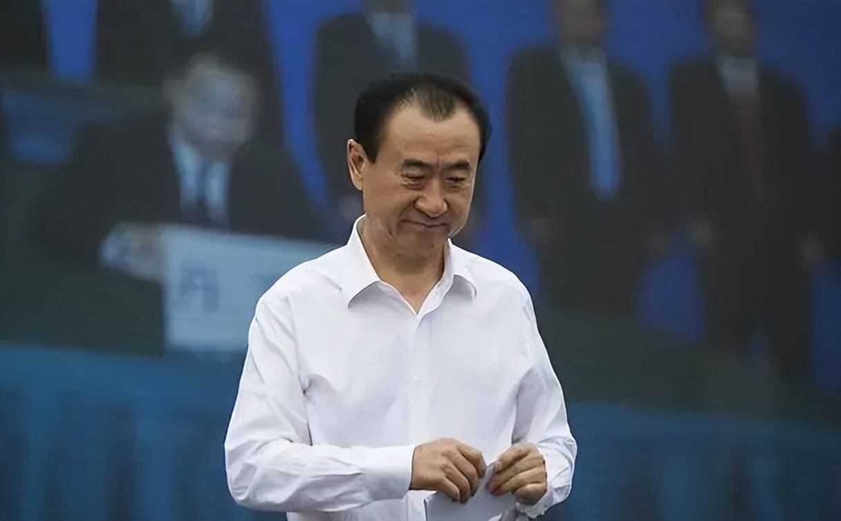 万达电影去年大赚10亿左右,王健林却成大输家,已四次卖出股份_中国