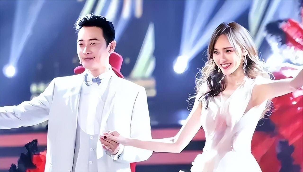 唐嫣再现少女感!罗晋的宠溺成幕后功臣,网友大呼:好羡慕!