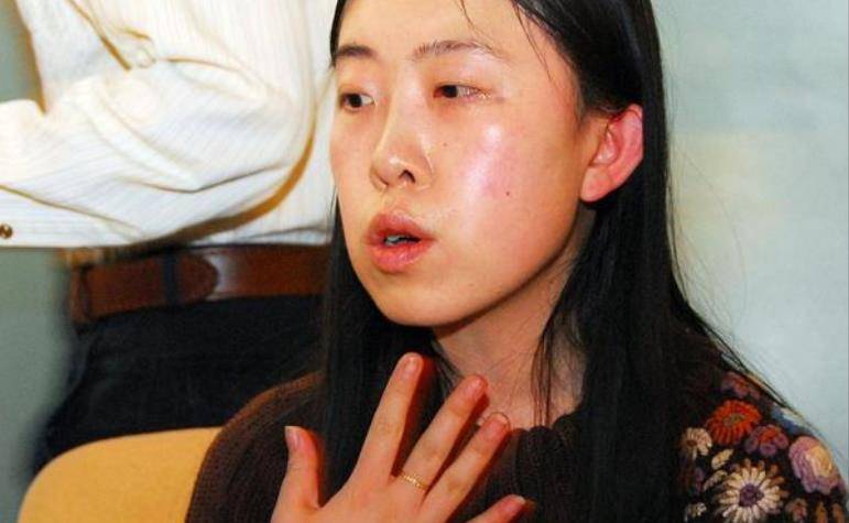 17年前非刘德华不嫁,逼得父亲跳海的杨丽娟,如今过的怎么样了?