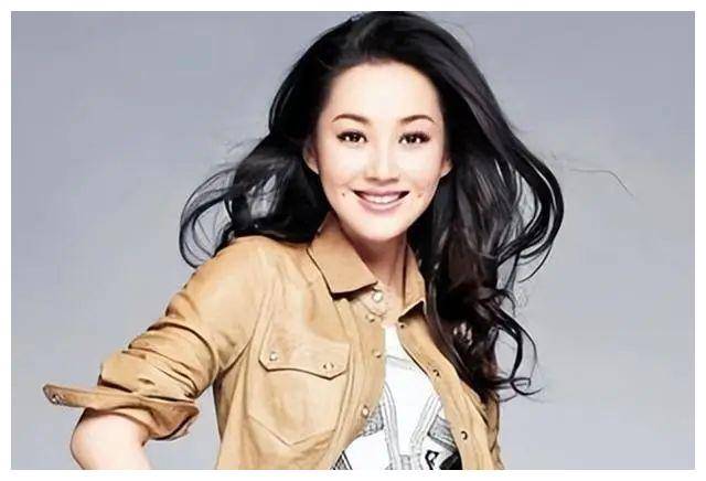 陈坚红:名模出身,身价过亿,却嫁浪子王志文,如今她后悔吗?