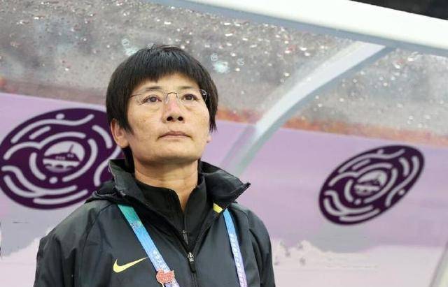 中国女足宣布重大决定，59岁名帅范埃格蒙德上任，年薪打破纪录