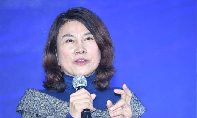 深圳富豪马化腾,名下坐拥2千亿的身家,穿79元毛衣参加年会_张小龙