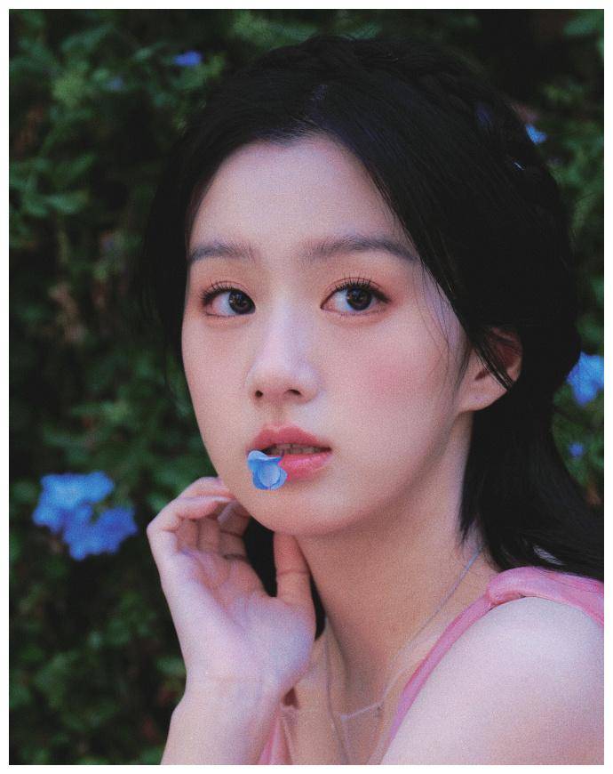 新《射雕》获发行许可,此沙封神出圈包上恩00后小花,能否成黑马_郭靖