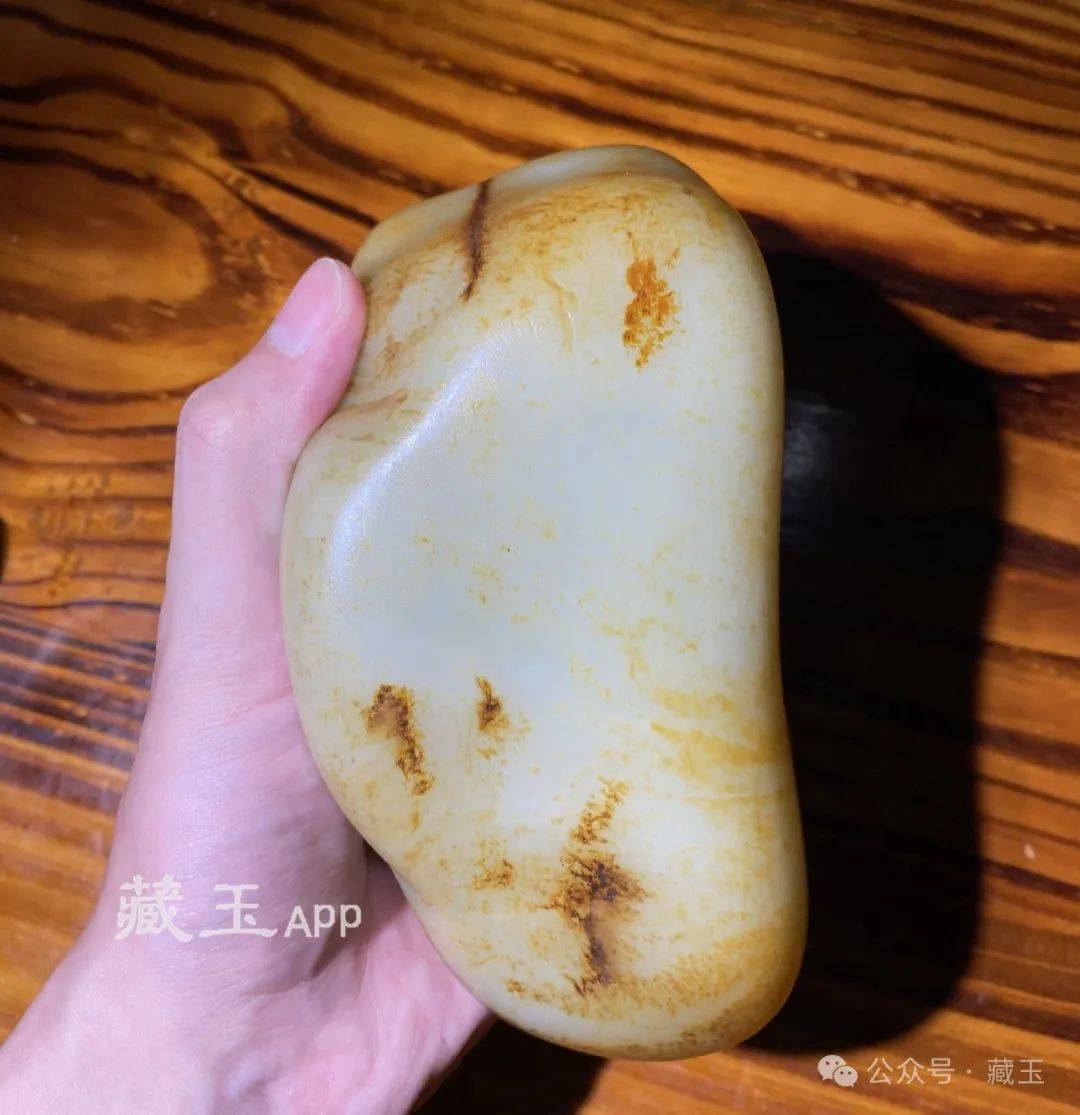 500万元的天价虎皮籽料,这才是最贵的皮色?_大料_料子_价格