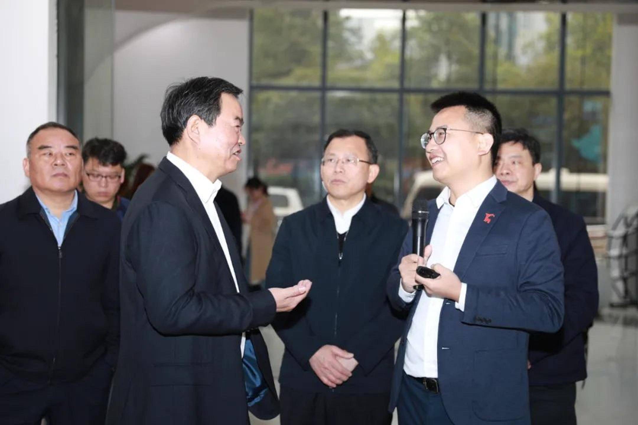 湖南岳阳80后戴跃锋:从2300元到ipo电商大佬,一瓶御泥坊带他飞