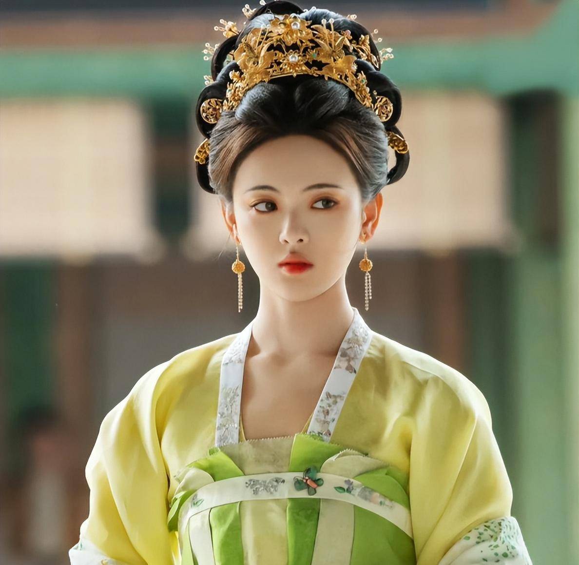 看了杨幂回应解约风波,几句话揭开圈内真实,才知道误会杨超越了_成绩