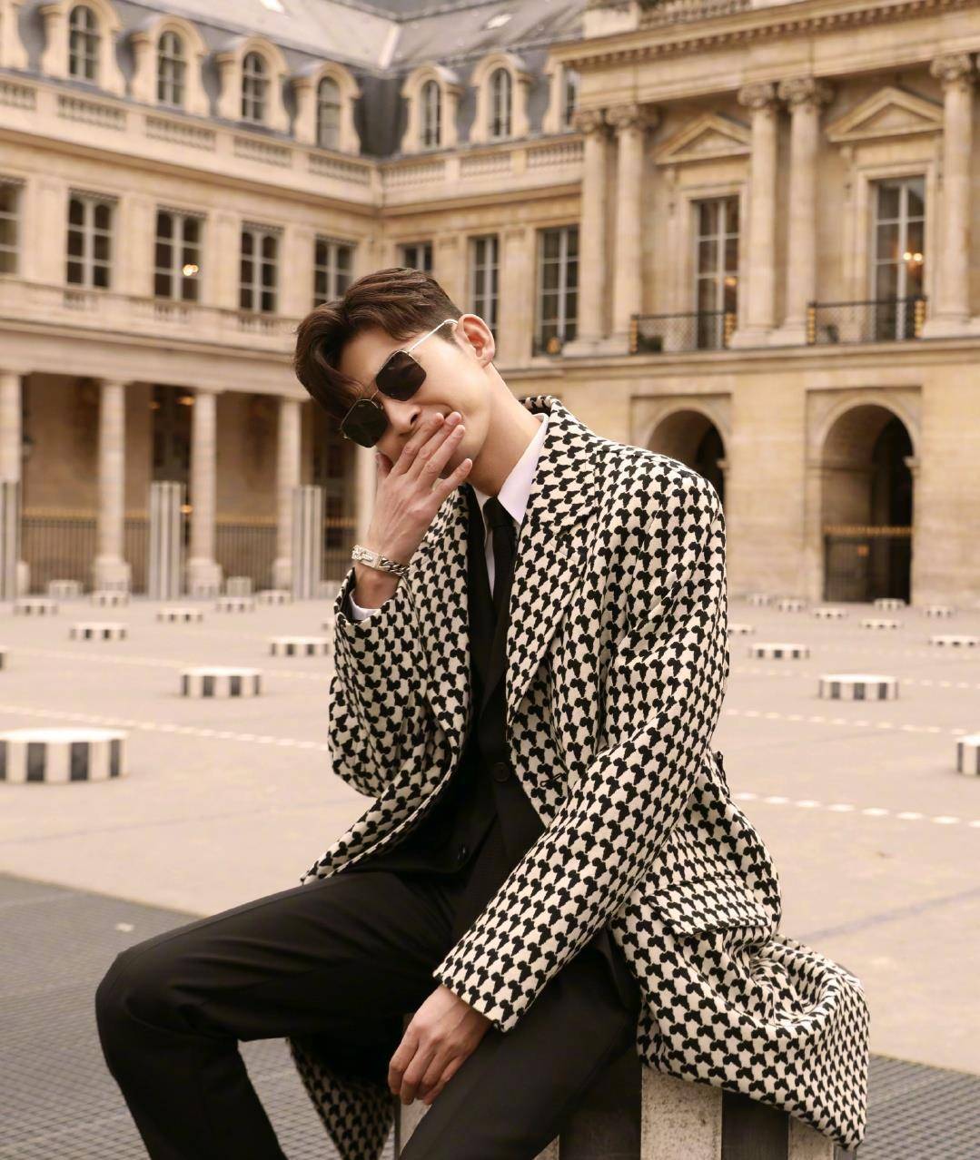 张翰偶像包袱太重,干农活也不忘耍帅,这精致程度也是没谁了!