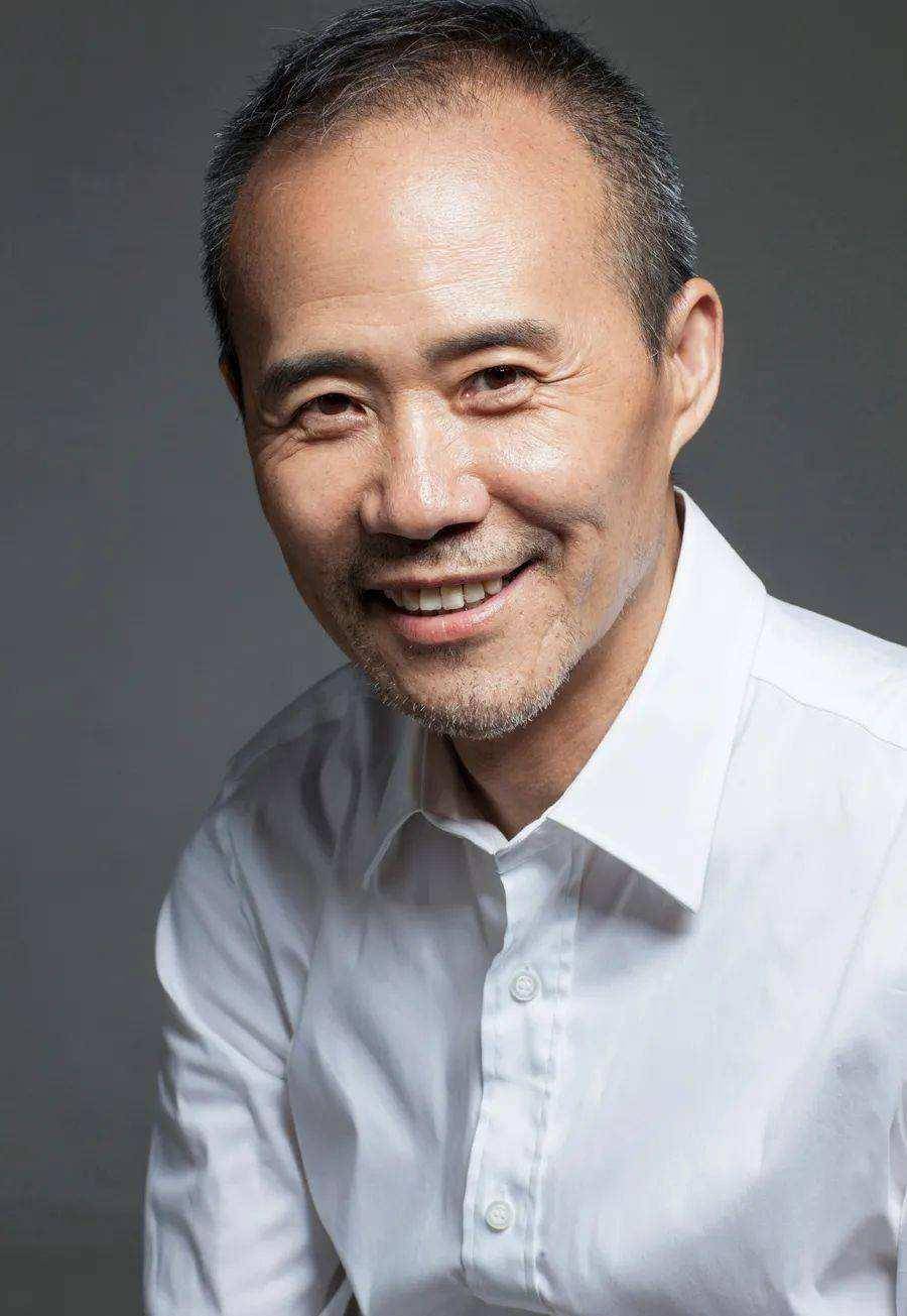 64岁的王石,为了追求小30岁的田朴珺,甚至炒掉了6个贴身女秘书_王晶