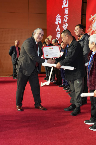 书画家曹辉受邀参加中玻文化交流活动 特授予"中玻文化交流使者"称号