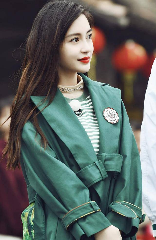 angelababy社交账号全解封,张嘉倪无限期封禁,知情人透露原因_杨颖