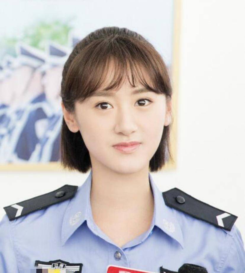 警花照",把颜丙燕和杨幂等人放在一起看,差别就出来了_造型_警服_角色