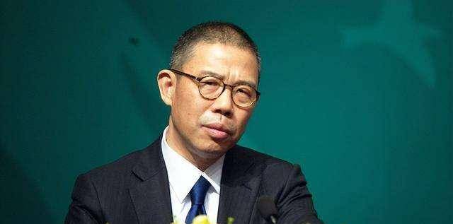 钟睒睒:小学毕业,还做过木匠,他是如何成为中国首富的?