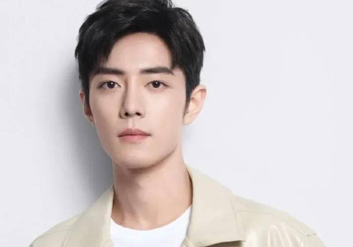 《时尚杂志》编辑透露肖战近况,轻松拿下难驾驭的颜色,瘦了许多_成就