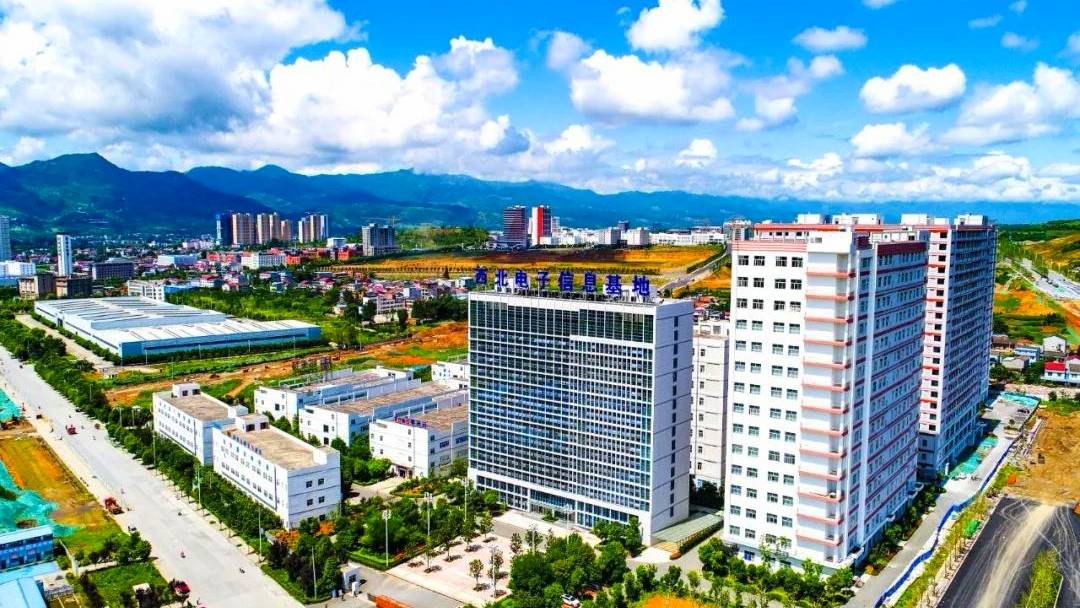 腾笼助鸟成凤飞地飞出多赢—安康市恒口示范区聚焦三_建设_发展_产业