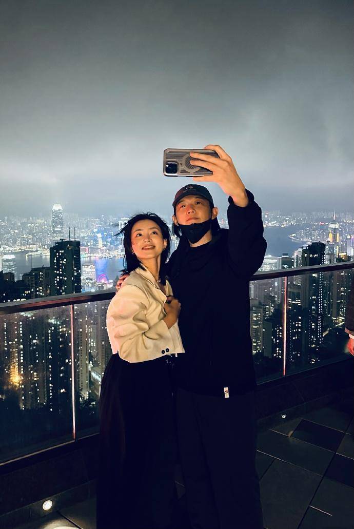 不过,最后陈露因为敲诈勒索被抓,而霍尊在近期有复出的势头,在在感情