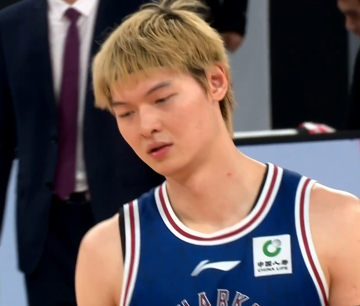 上海球迷嘲讽广州发不起工资,挖角崔永熙,郭士强脸黑_王哲林_1_cba