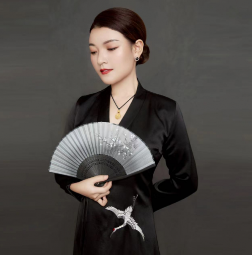 真妍国际,聚丽蜀绣指定纹绣技术院长——一梦老师_个人_纹饰_好评