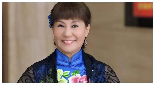 66岁巩汉林怀念赵丽蓉,为了捧儿子出道,带老婆演戏开始卖情怀_巩天阔