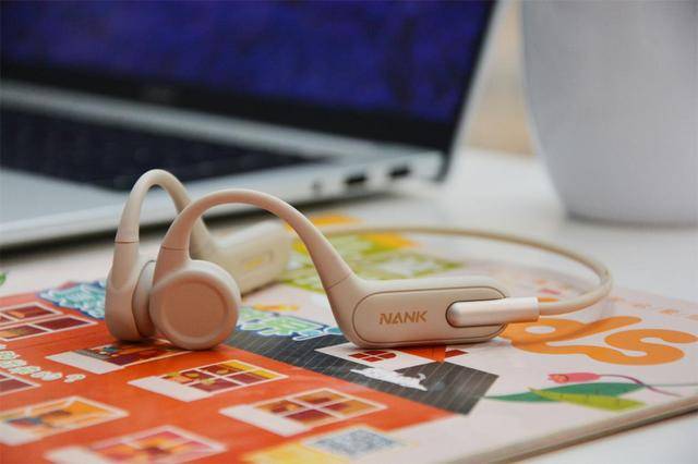 游泳耳机有哪些？骨传导游泳耳机和入耳式游泳耳机的好处与坏处