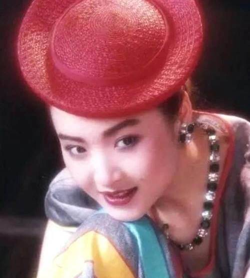 "苗翠花"恬妞的唏嘘过往,一婚嫁富商被骗,二婚嫁万梓良又分手_叶聪豪