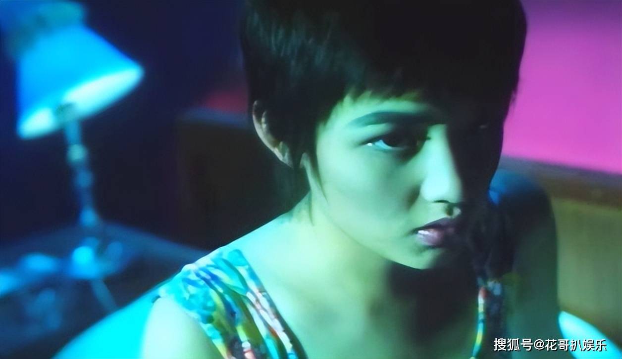 范晓萱纹花臂打舌环,为爱甘愿摘除子宫,从影后到魔女经历了什么_allen