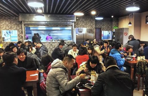 这家新晋地道本帮面馆,为何在普陀区如此火爆?