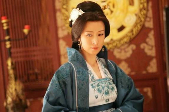 24岁出演人鬼情缘里的小倩,14年后演父母爱情里的葛老师_刘敏涛_安杰